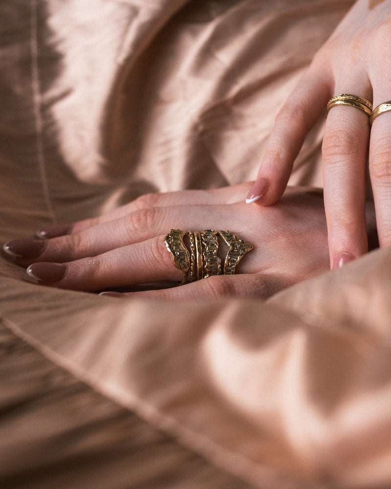 X White Baguette Diamond Scatter Point V Shape Ring