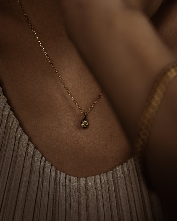 V 0.75ct Old Cut Diamond Nugget Pendant Necklace