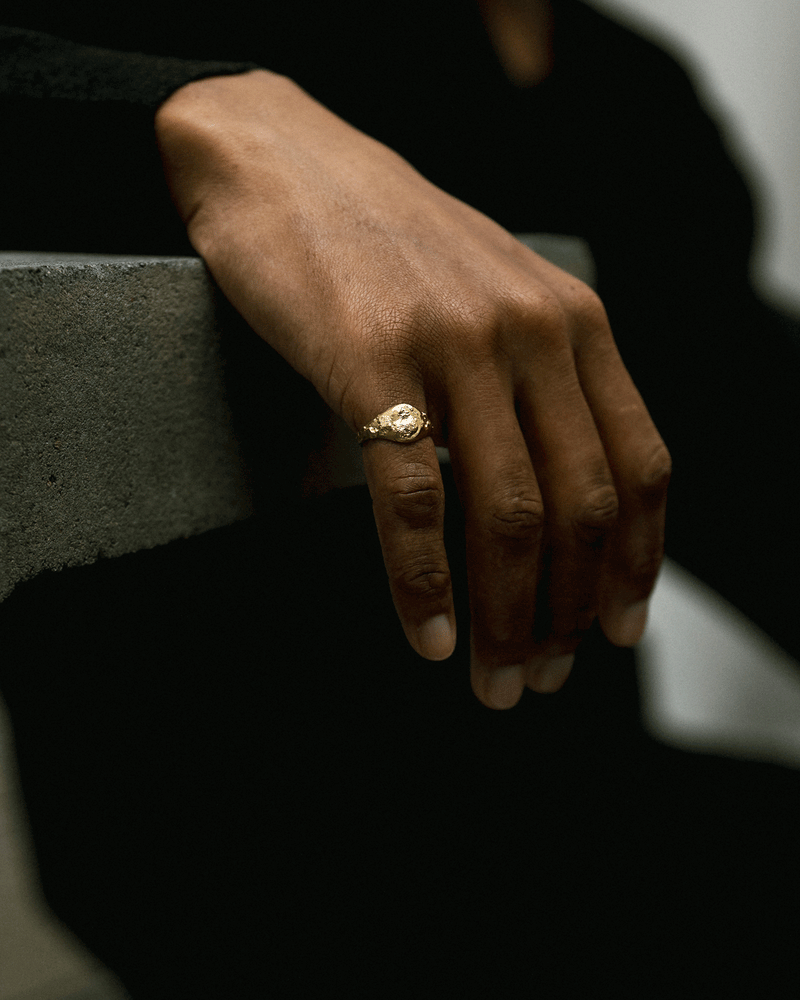 Medium Signet Ring
