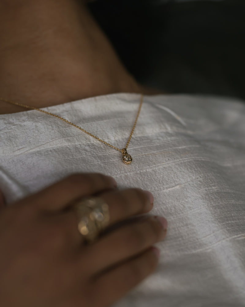 V 0.75ct Old Cut Diamond Nugget Pendant Necklace