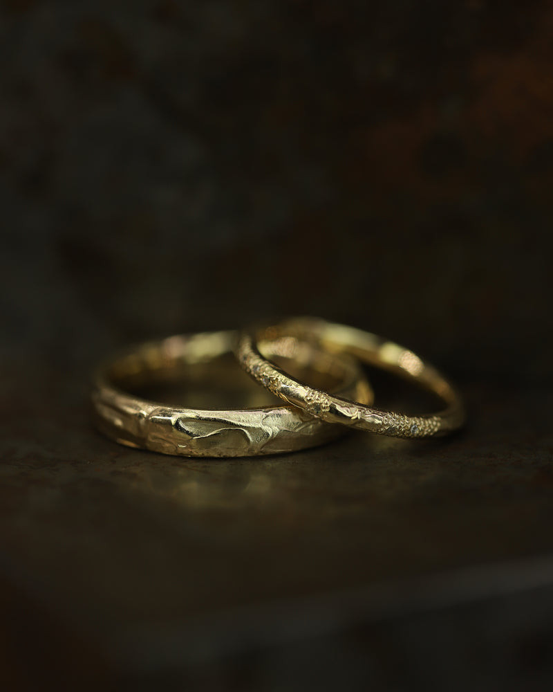 X 2mm White Diamond Scatter Ring