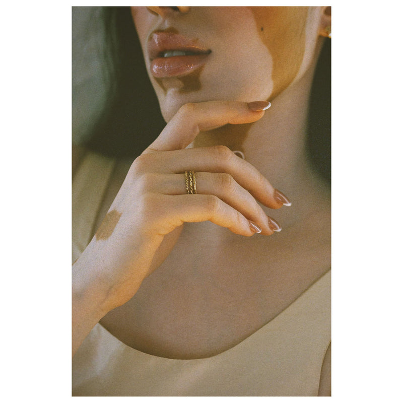 LXXXII Wrapped 1mm Gold Band