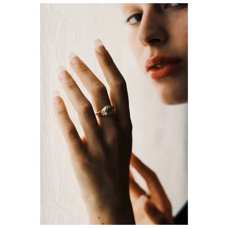 Medium Signet Ring